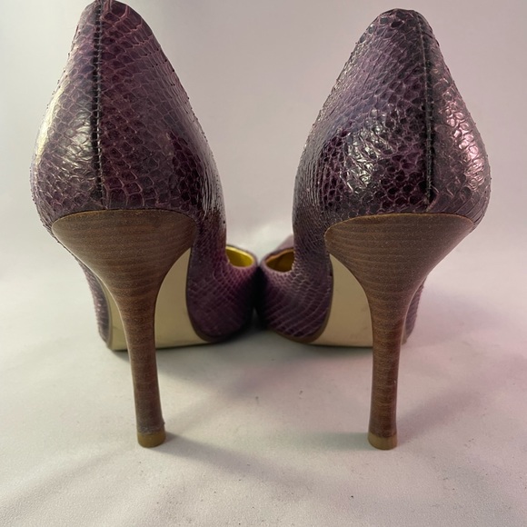 Y2K Dusty Purple Guess snakeskin 4” Pumps with wood stacked heel - Picture 9 of 12